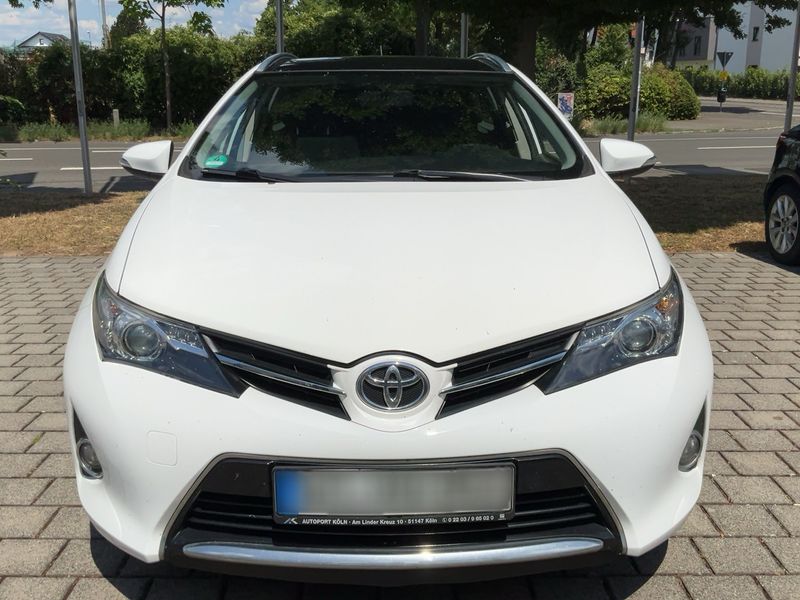 Toyota Auris Touring Sports 2.0 D-4D Life+ 2013 – снимка 14