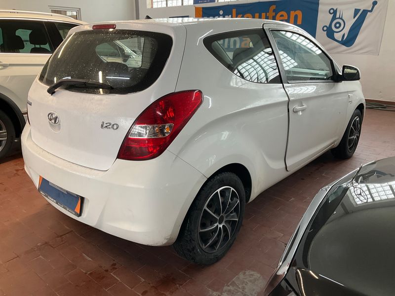 Hyundai i20 1.2 Comfort 2009 – снимка 2