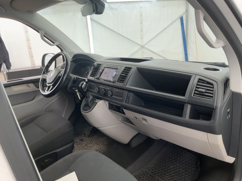 Volkswagen T6 Kombi 2.0 TDI 4Motion 2016 – снимка 18