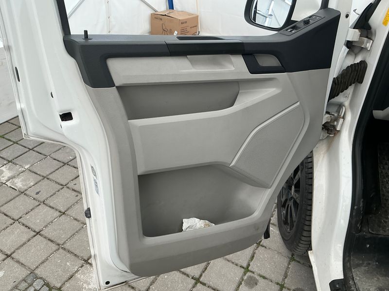 Volkswagen T6 Kombi 2.0 TDI 4Motion 2016 – снимка 39