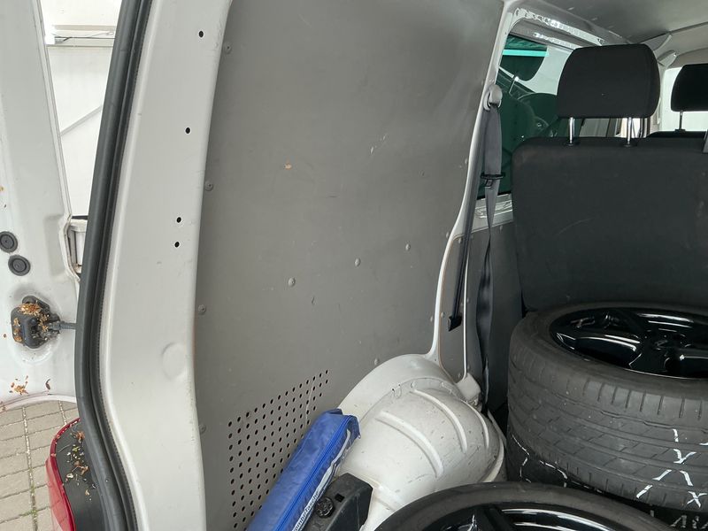 Volkswagen T6 Kombi 2.0 TDI 4Motion 2016 – снимка 44