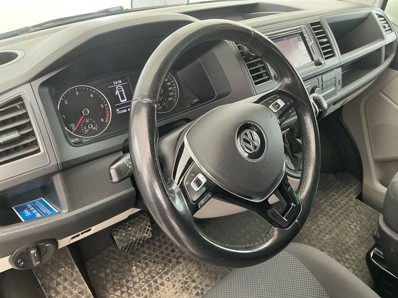 Volkswagen T6 Kombi 2.0 TDI 4Motion 2016 – снимка 38