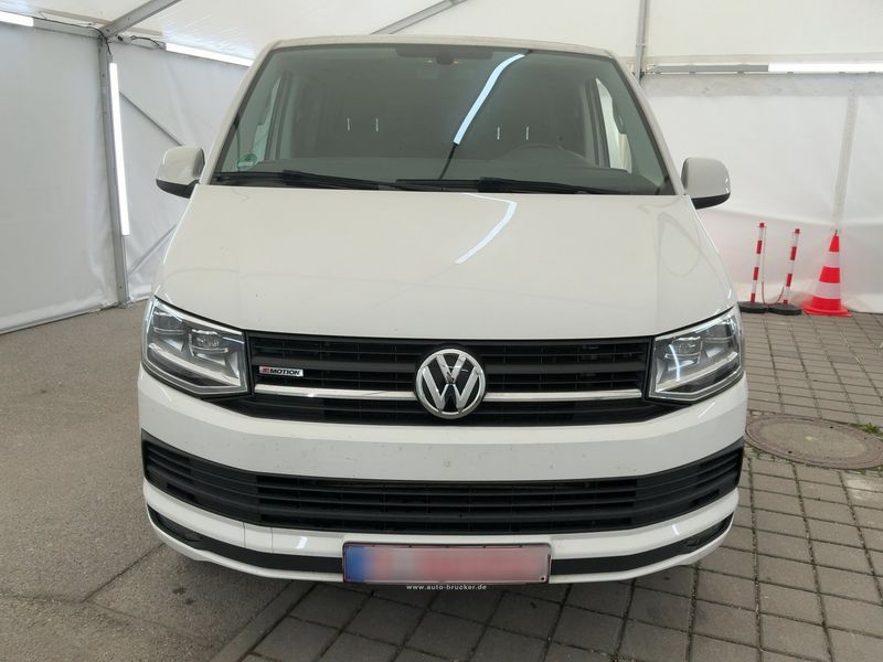 Volkswagen T6 Kombi 2.0 TDI 4Motion 2016 – снимка 14