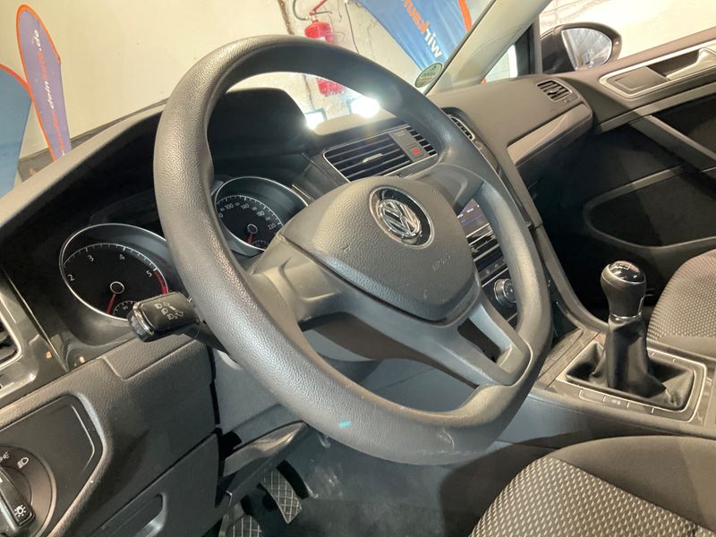 Volkswagen Golf VII 1.6 TDI Trendline BlueMotion Tech 2018 – снимка 35