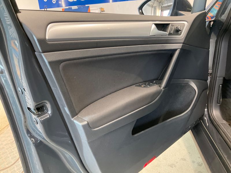 Volkswagen Golf VII 1.6 TDI Trendline BlueMotion Tech 2018 – снимка 36