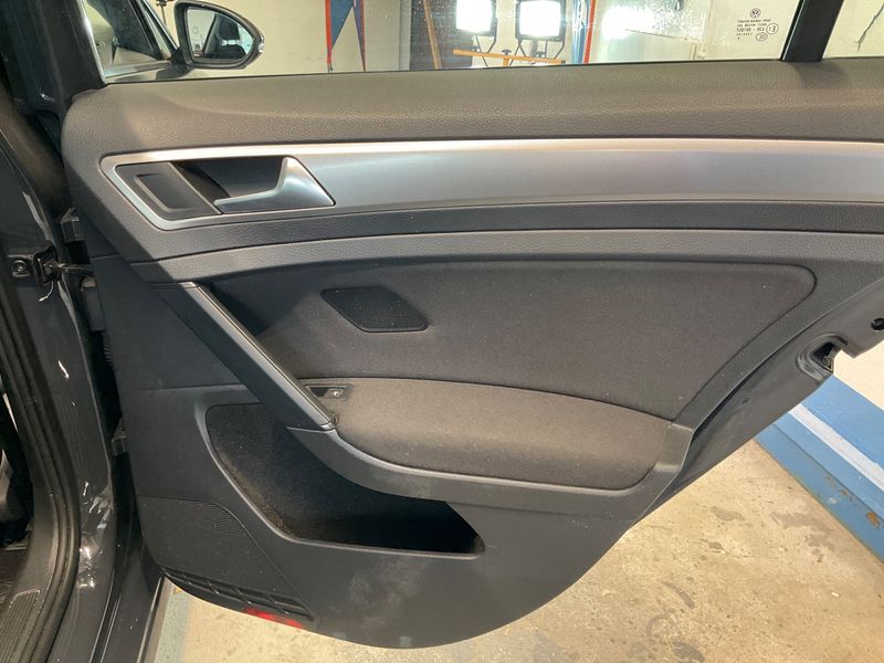 Volkswagen Golf VII 1.6 TDI Trendline BlueMotion Tech 2018 – снимка 33