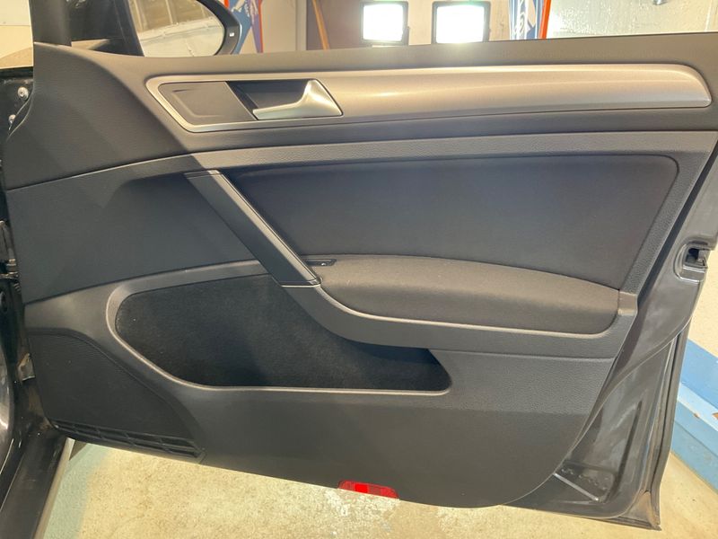 Volkswagen Golf VII 1.6 TDI Trendline BlueMotion Tech 2018 – снимка 30