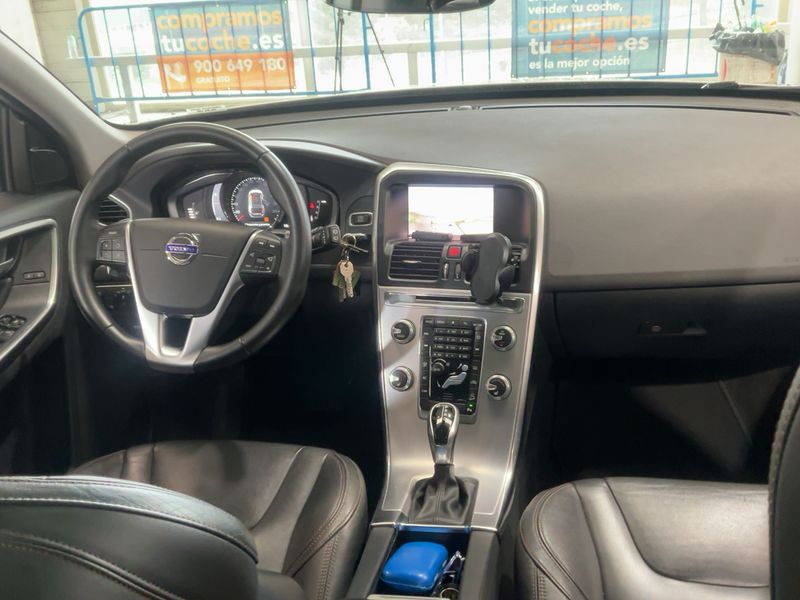 Volvo XC60 2.4 D4 Summum AWD 2017 – снимка 17