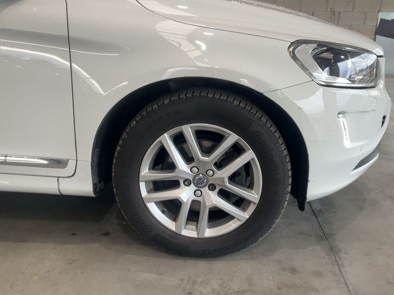 Volvo XC60 2.4 D4 Summum AWD 2017 – снимка 11