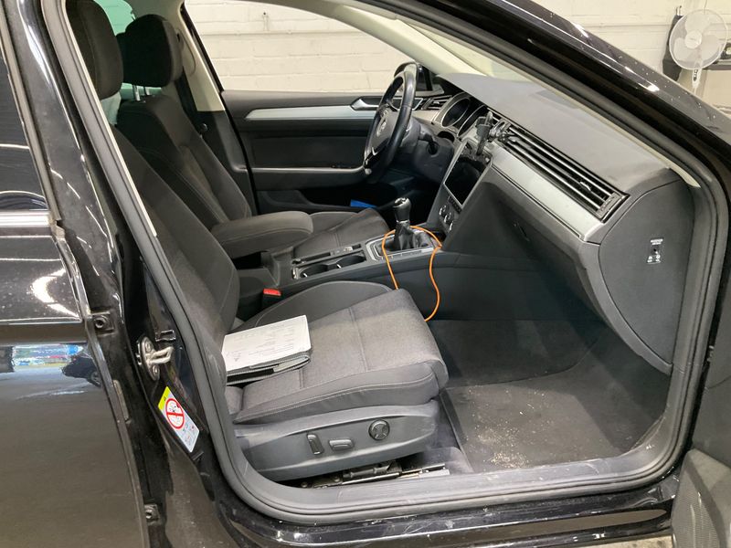 Volkswagen Passat 2.0 TDI Comfortline BlueMotion Tech 2018 – снимка 17