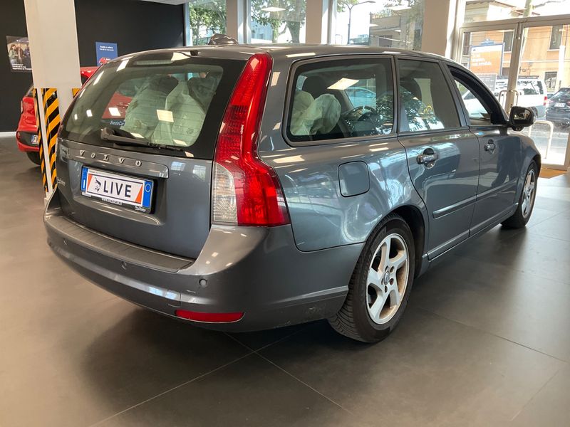 Volvo V50 1.6 D2 Polar Plus 2011 – снимка 2