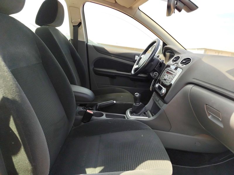Ford Focus 1.8 TDCi Ghia 2009 – снимка 10