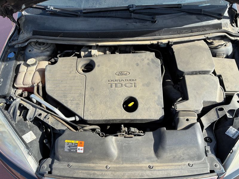Ford Focus 1.8 TDCi Ghia 2009 – снимка 15