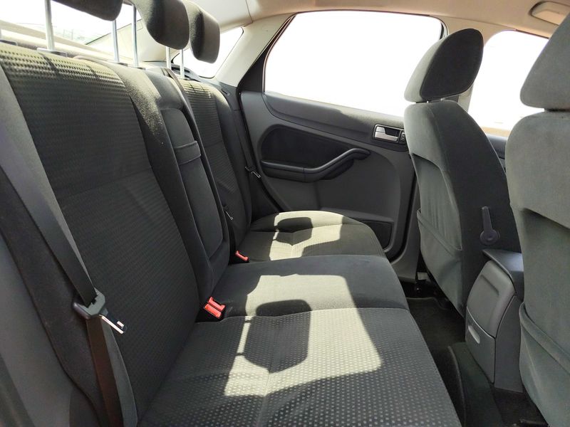 Ford Focus 1.8 TDCi Ghia 2009 – снимка 13