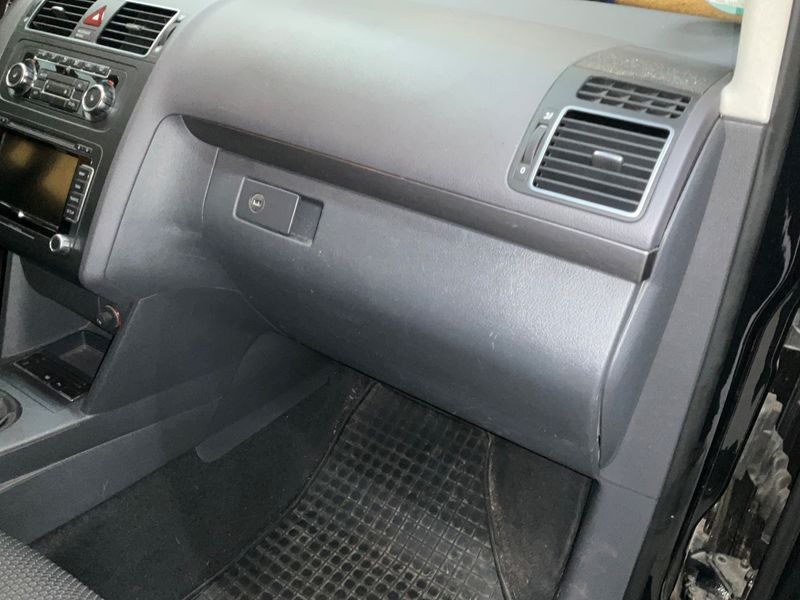 Volkswagen Touran 2.0 TDI Comfortline 2010 – снимка 34