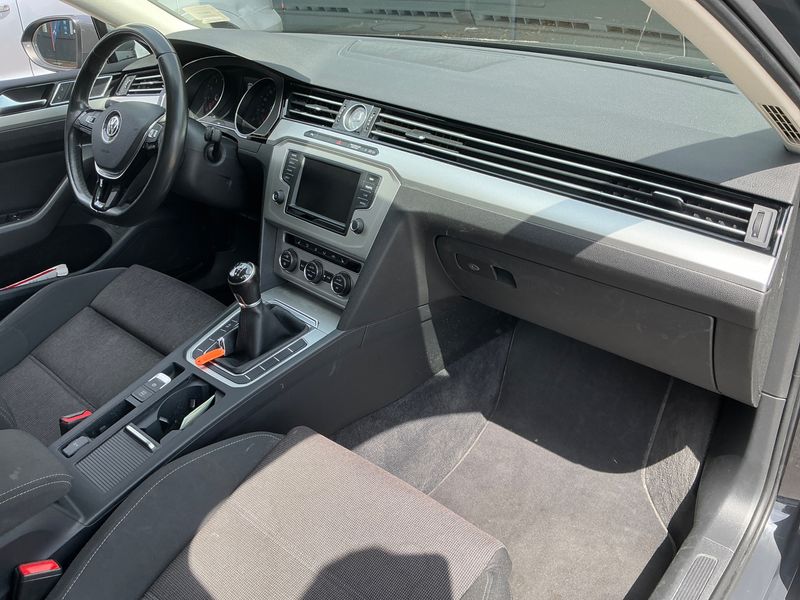 Volkswagen Passat 1.4 TSI Comfortline BlueMotion Tech 2017 – снимка 27