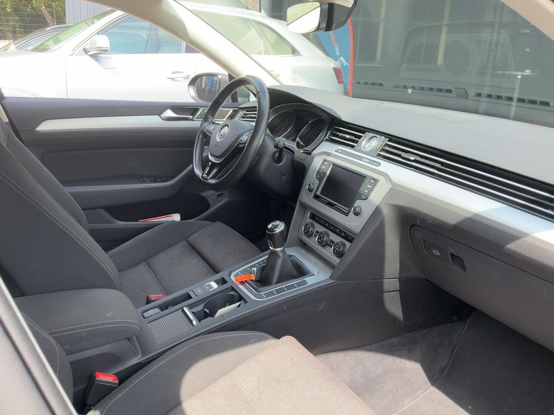 Volkswagen Passat 1.4 TSI Comfortline BlueMotion Tech 2017 – снимка 17