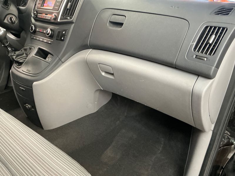 Hyundai H1 2.5 CRDi Cargo Profi 2019 – снимка 29