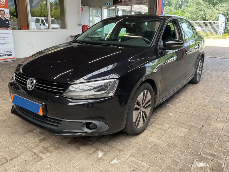 Volkswagen Jetta 1.2 TSI Comfortline BlueMotion Tech 2011 – снимка 1