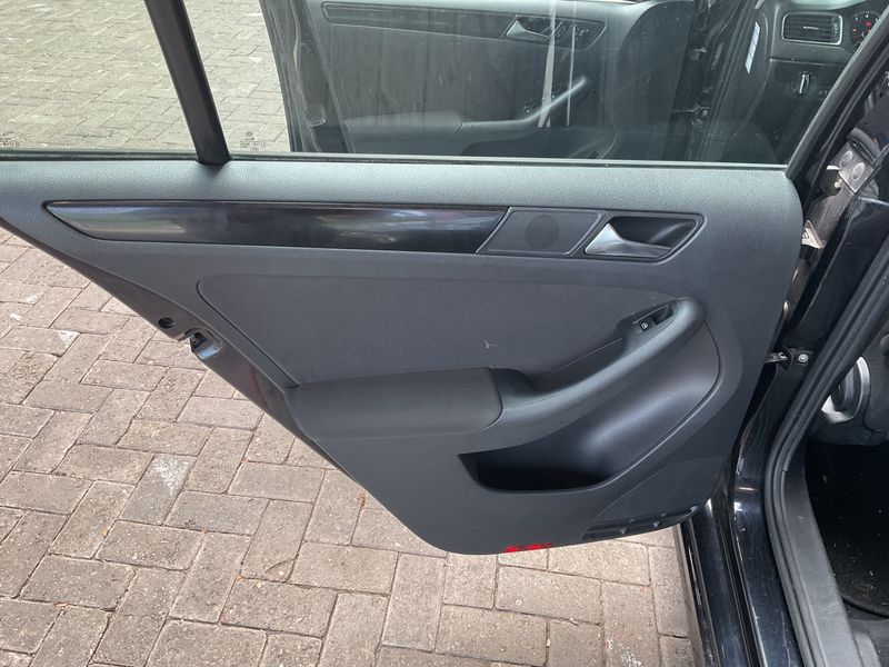 Volkswagen Jetta 1.2 TSI Comfortline BlueMotion Tech 2011 – снимка на щета