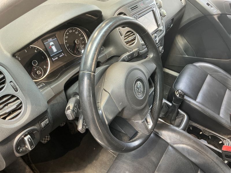 Volkswagen Tiguan 2.0 TDI Sport & Style 4Motion BlueMotion Tech 2014 – снимка 23
