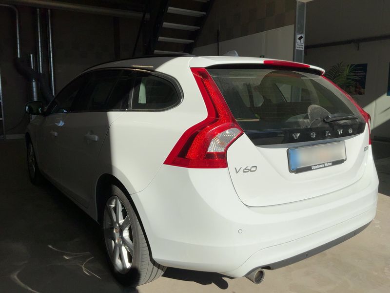 Volvo V60 2.0 D3 Momentum 2018 – снимка 6