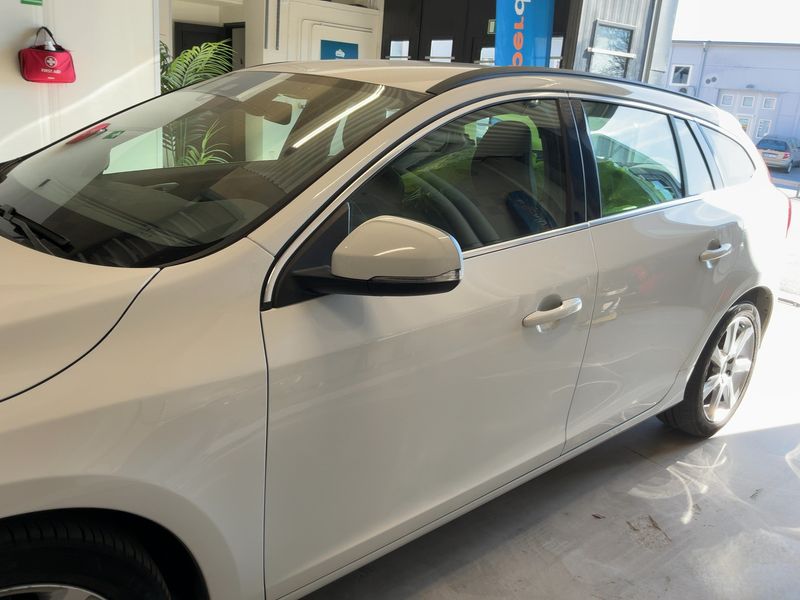 Volvo V60 2.0 D3 Momentum 2018 – снимка 4