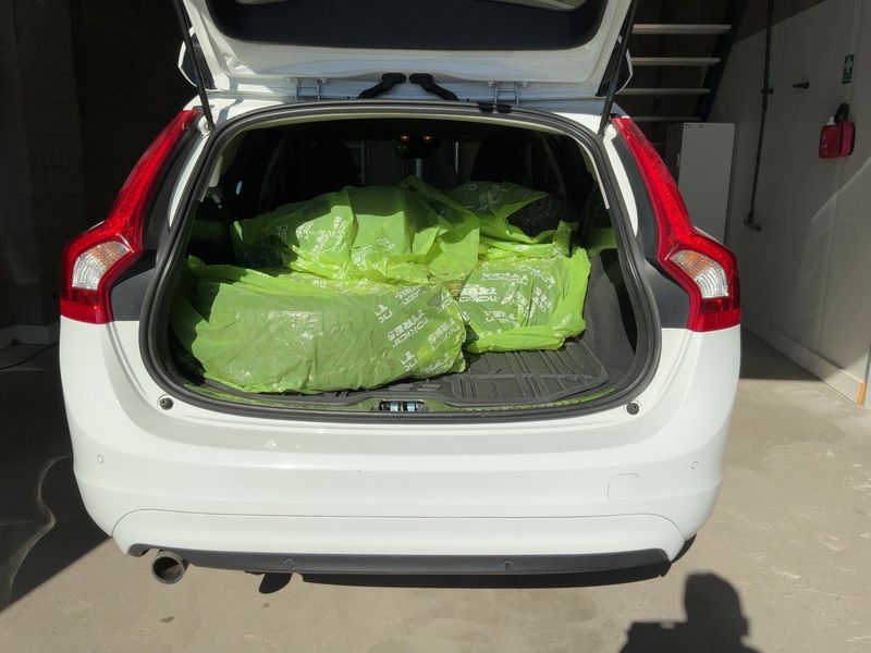 Volvo V60 2.0 D3 Momentum 2018 – снимка 16