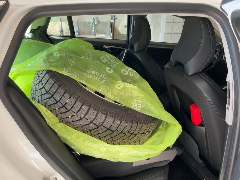 Volvo V60 2.0 D3 Momentum 2018 – снимка 20