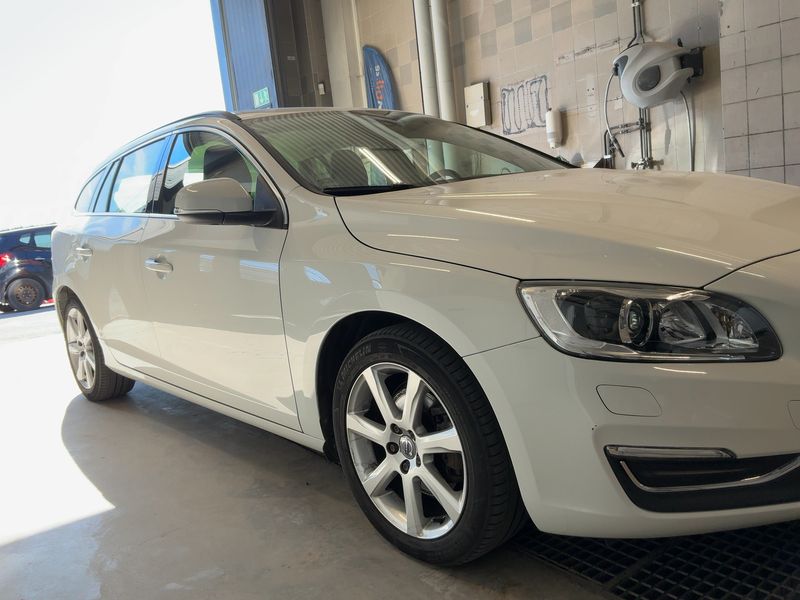 Volvo V60 2.0 D3 Momentum 2018 – снимка 12