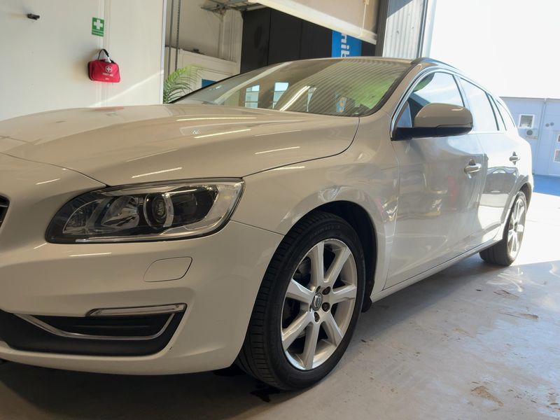 Volvo V60 2.0 D3 Momentum 2018 – снимка 2