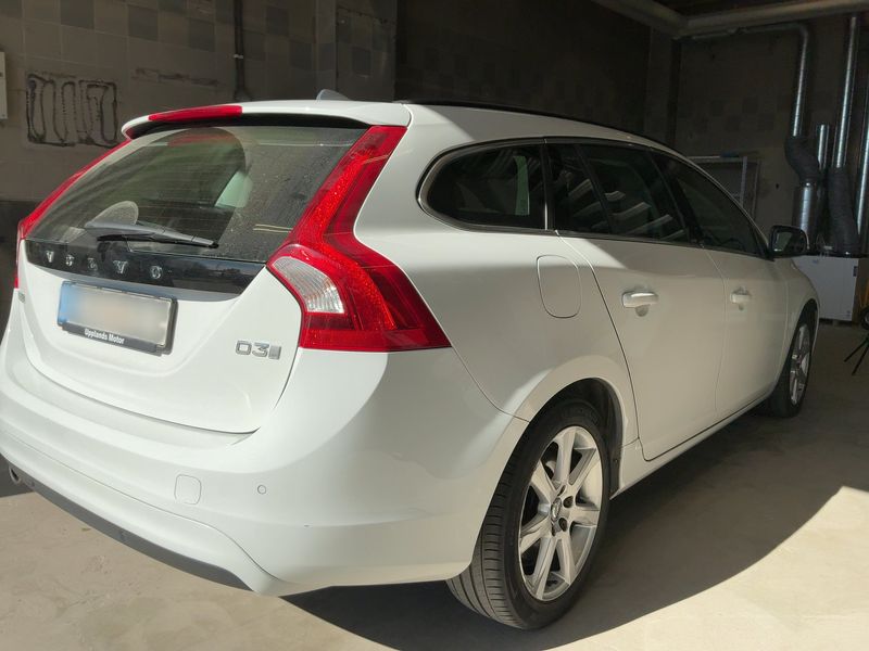 Volvo V60 2.0 D3 Momentum 2018 – снимка 8
