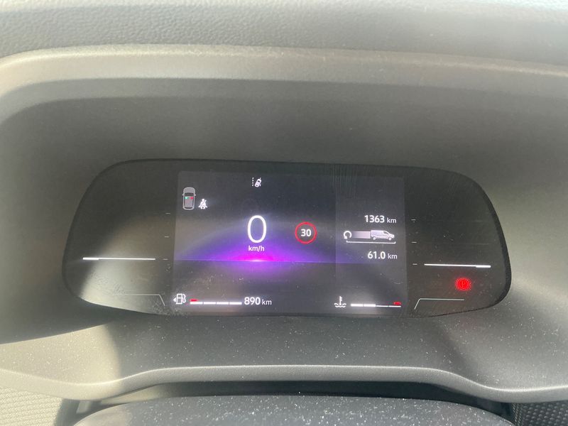 Renault Trafic 2.0 BLUE dCi L1H1 SpaceClass 2025 – снимка 18