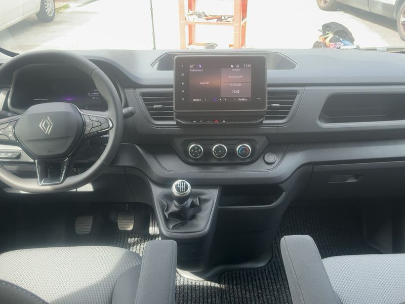 Renault Trafic 2.0 BLUE dCi L1H1 SpaceClass 2025 – снимка 17