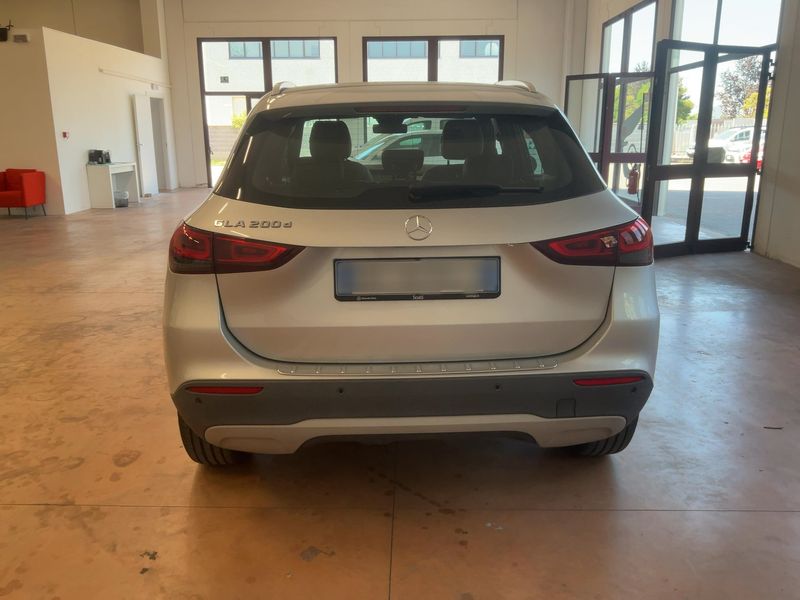 Mercedes-Benz GLA-Klasse GLA 200 d Style 2022 – снимка 7