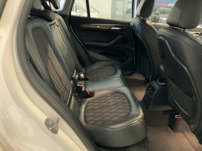 BMW X1 sDrive 20i xLine 2019 – снимка 19