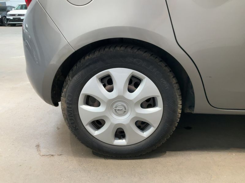 Opel Corsa 1.4 Edition 2015 – снимка 9