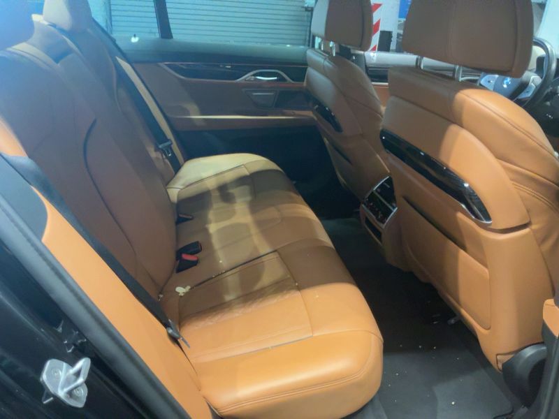BMW 7er 740d Mild-Hybrid xDrive 2021 – снимка 19