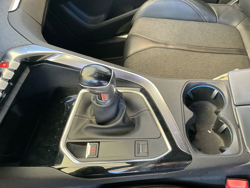 Peugeot 3008 1.6 Blue-HDi GT Line 2017 – снимка 24