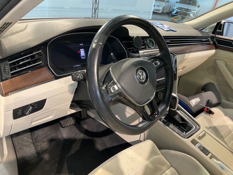 Volkswagen Passat 2.0 TDI Highline BlueMotion Tech 2015 – снимка 27
