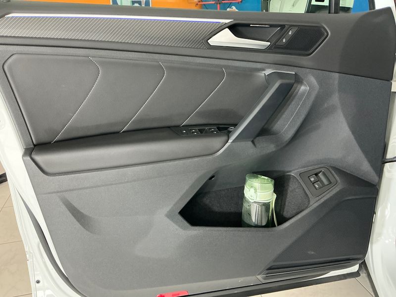 Volkswagen Tiguan 1.4 eHybrid R-Line 2022 – снимка 25