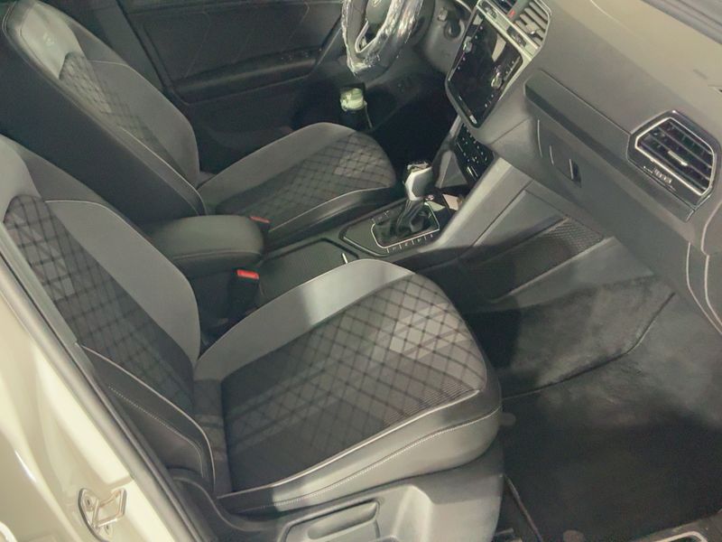Volkswagen Tiguan 1.4 eHybrid R-Line 2022 – снимка 16