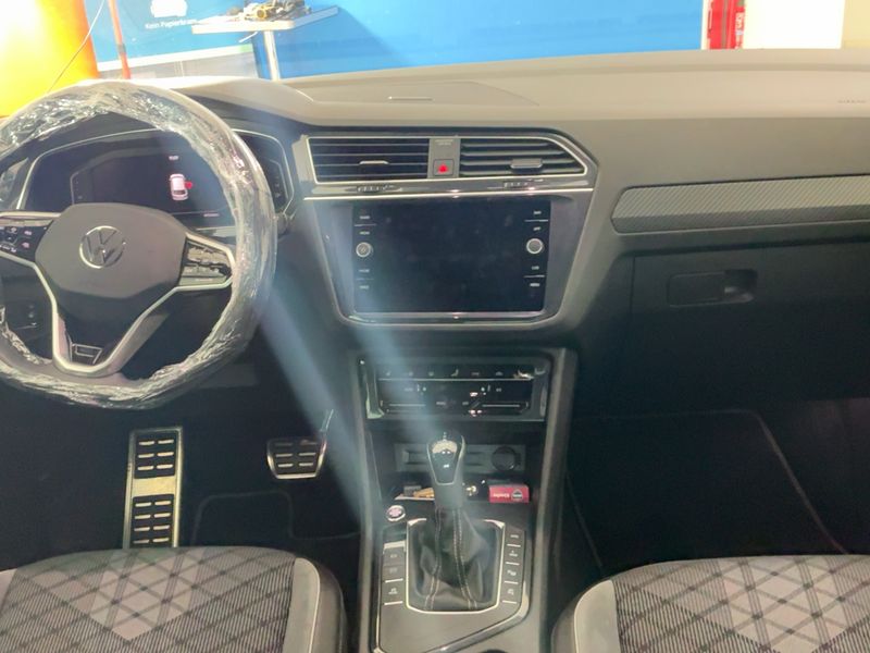 Volkswagen Tiguan 1.4 eHybrid R-Line 2022 – снимка 17