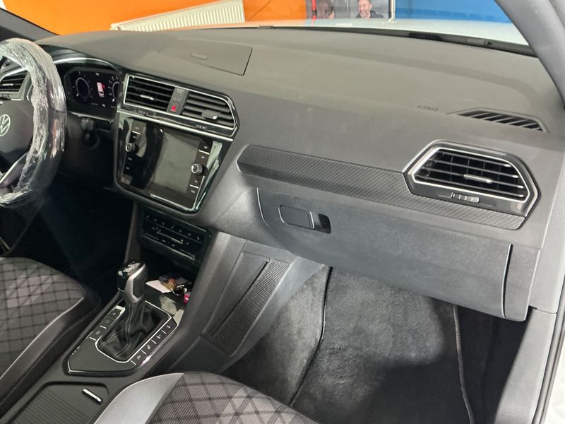 Volkswagen Tiguan 1.4 eHybrid R-Line 2022 – снимка 32