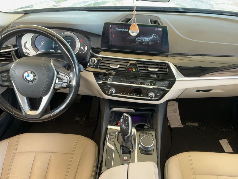 BMW 5er 520i 2019 – снимка 17