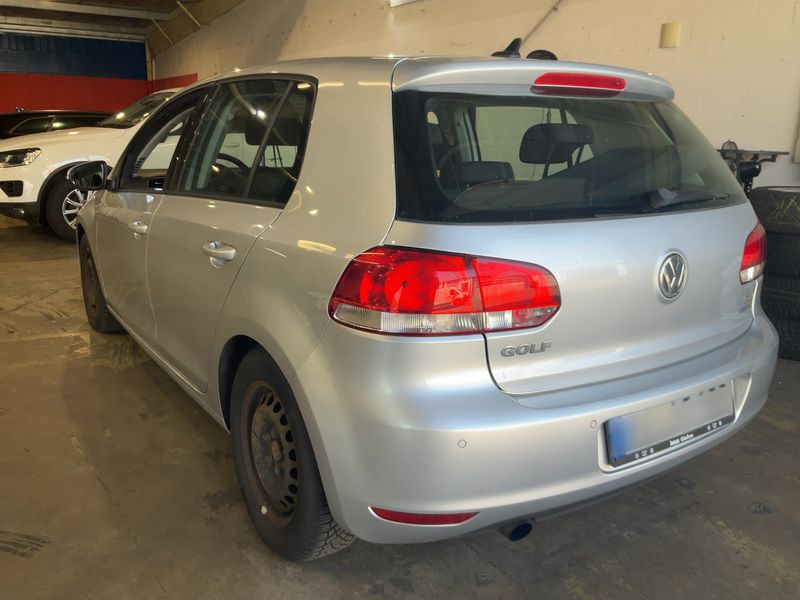 Volkswagen Golf VI 1.6 TDI Trendline BlueMotion Tech 2011 – снимка 3