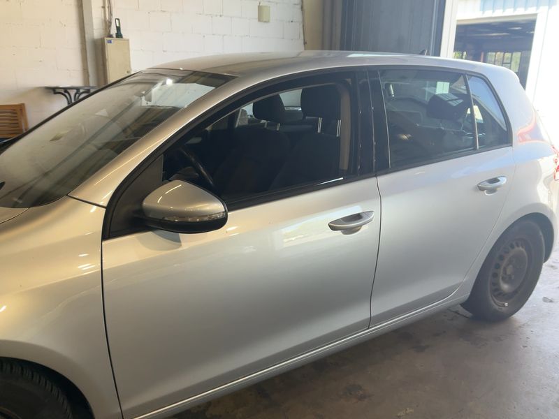 Volkswagen Golf VI 1.6 TDI Trendline BlueMotion Tech 2011 – снимка 4