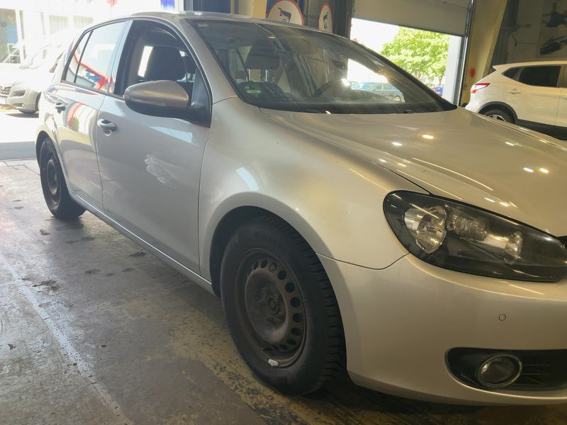 Volkswagen Golf VI 1.6 TDI Trendline BlueMotion Tech 2011 – снимка 8
