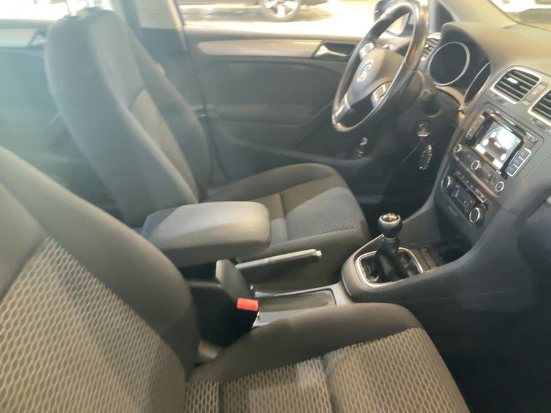 Volkswagen Golf VI 1.6 TDI Trendline BlueMotion Tech 2011 – снимка 11