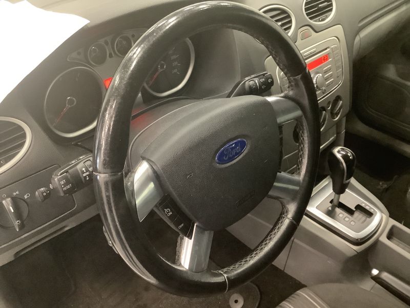 Ford Focus 2.0 TDCi Style 2009 – снимка 30
